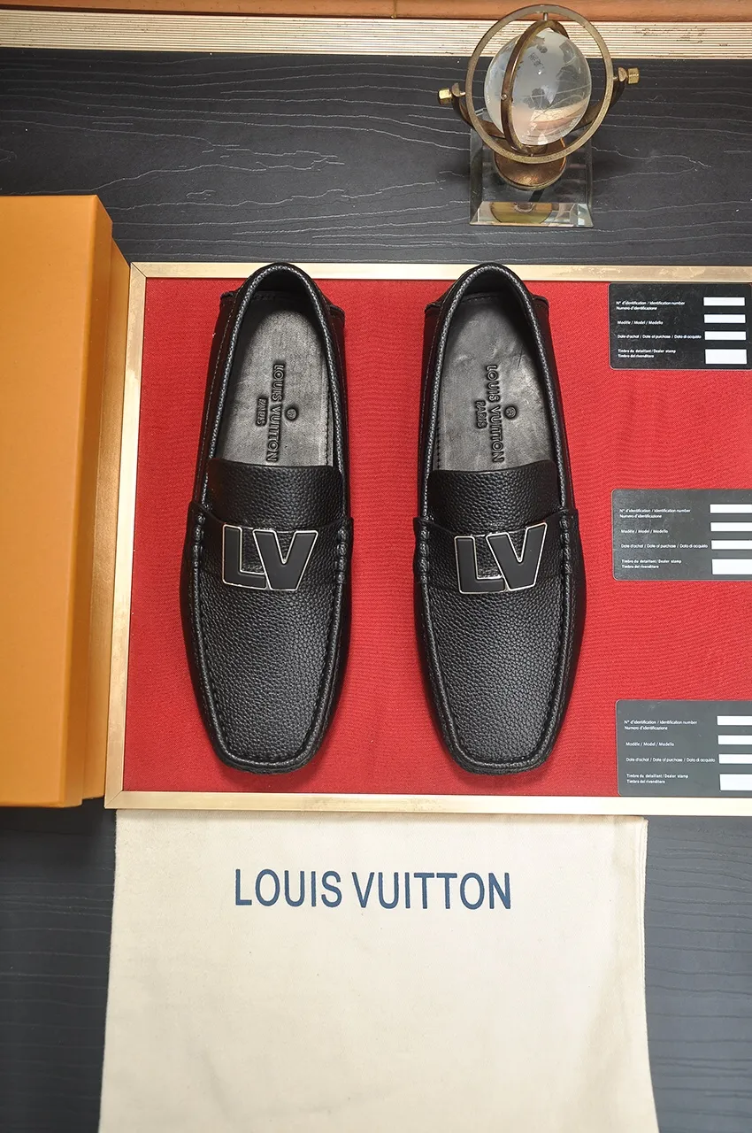 Men's men's shoes 💰420💶 [LV Doudou shoes] (water-dyed cowhide lining) new model is on the market, available on the official website. The new Doudou shoes are processed into single-color materials, and the uppers are made of imported horsehide leather. The body of the shoe is fully hemmed with mark thread, and is lined with imported original cowhide leather. The elegant shoe shape is super suitable for all-matching, and the size is 38-44.